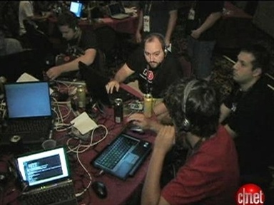 Defcon: Where feds and hackers rub elbow...