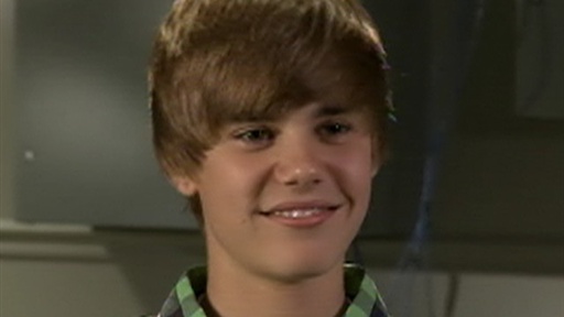 Justin Bieber Discusses 'Glee' & ELLE Kardashian Photo Shoot