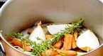 Tyler's Ultimate: Holiday Menu Planner: Tempting Turkey Gravy