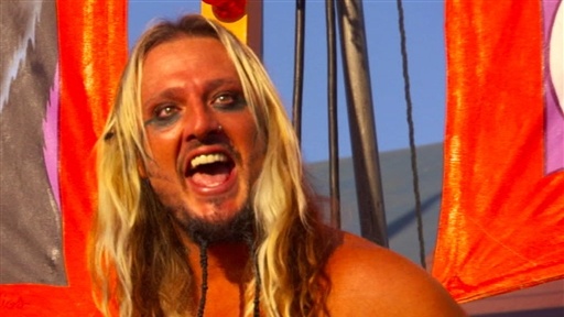 Kizarny at the Carnival Video