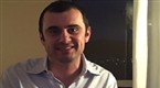 Gary Vaynerchuk Goes Wine Shopping and Drinks it in a Hotel