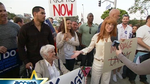 Kathy Griffin and Her Mom Protest California Supreme Court's Pro Video