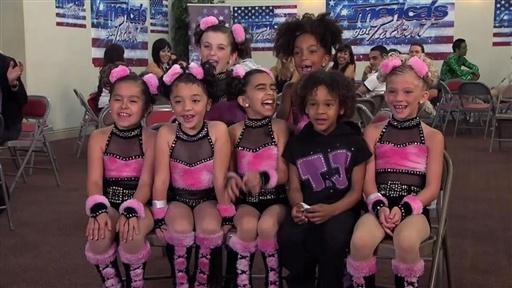 TJ & The Little Mama's Perform