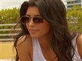 Kourtney & Khloé Take Miami - Lighten Up