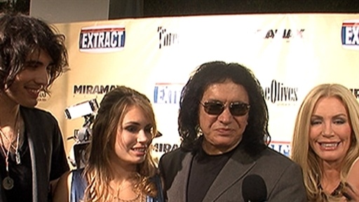 Gene Simmons & Family 'Extract' Laughs
