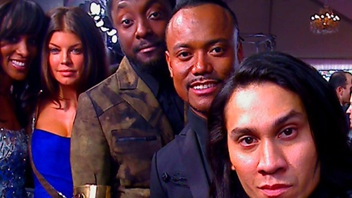 2010 Grammys Red Carpet: Black Eyed Peas Keep Eyes On the Stage Video