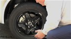 Howdini: How to Change a Flat Tire