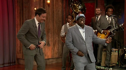 Cedric the Entertainer Entertains Video