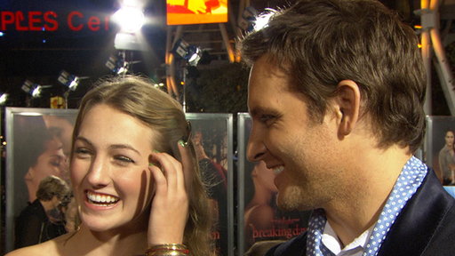 Peter Facinelli Makes It a Family Affair at the 'Breaking Dawn - Video