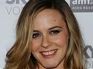 Alicia Silverstone Pregnant!