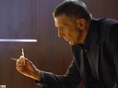 Fringe: S02E04: 'Momentum Deferred'