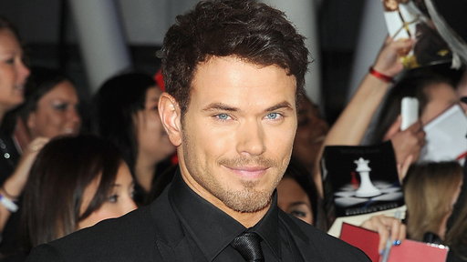 Kellan Lutz Talks 'Immortals' & 'Breaking Dawn' Box Office Battl Video