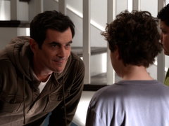 Modern Family: Leap Day - Watch the full episode now.