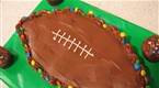 Howdini: How To Make Pull-Apart Football Cupcakes