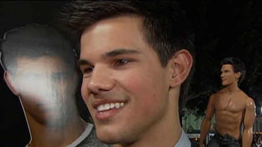Taylor Lautner Hits the 'New Moon' LA Premiere Video