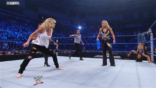 Mickie James Vs. Beth Phoenix