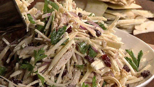How to Make Turkey Salad With Celery Roo...