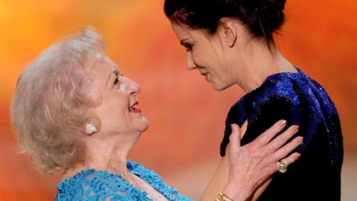 2010 SAG Awards: Sandra Bullock 'Betty (White) and I Are Like Ga Video