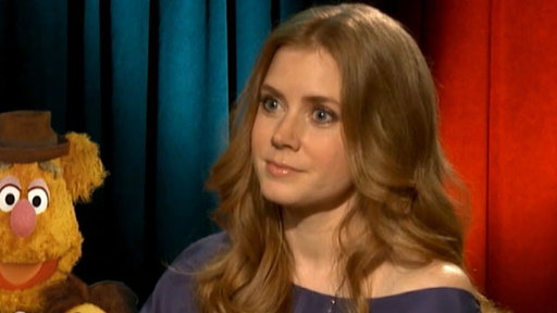 Amy Adams: Henry Cavill's Good Looks Can Be 'A Little Distractin