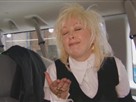 Cyndi Makes the Face