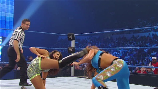 Rosa Mendes Vs. Layla