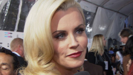 2011 AMAs Red Carpet: What Is Jenny McCarthy Looking for in a Ma Video