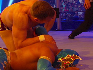 Daniel Bryan vs. Sin Cara