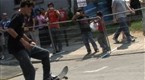 LiveMojo: BMX vs. Skateboarder - Street Tricks