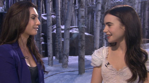 Lily Collins: Playing Snow White in 'Mirror Mirror' Is a 'Dream