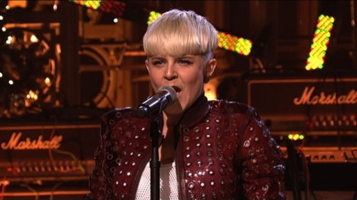 Robyn: Call Your Girlfriend