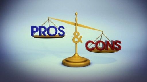 Pros and Cons: Throwing a Holiday Party