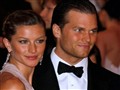 E! News Now - Gisele Bundchen Names Baby Boy