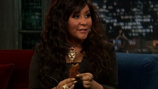Description Snooki answers your questions submitted via Twitter