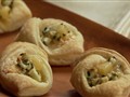 How to Make Puff Pockets With Smoked Gouda, Apples and Chives