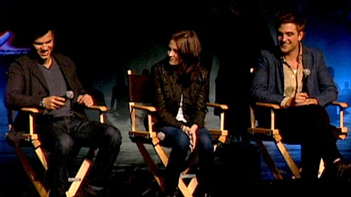 'Twilight' Convention: Fans Go Crazy for Robert, Kristen & Taylo Video