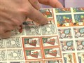 Howdini - How to Wrap a Gift Box