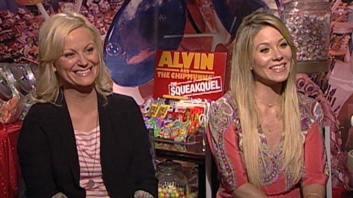 Amy Poehler and Christina Applegate 'Squeak' Over 'Chipmunks' Video