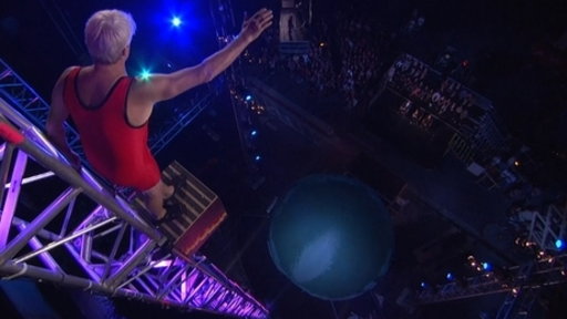 Professor Splash Performs