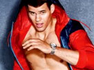 Kris Humphries Goes Shirtless!