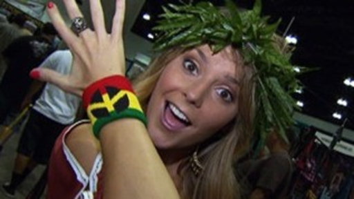 Hemp Con 2011 With Grace Helbig Video