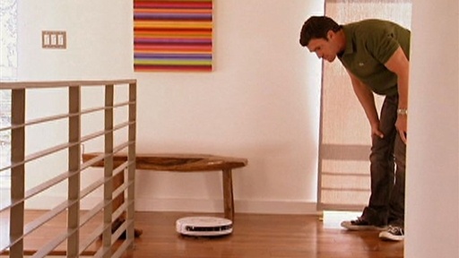 Zoila Vs. Roomba Video