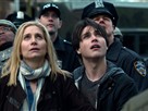 V: Pilot Full Episode!<br />"Pilot"